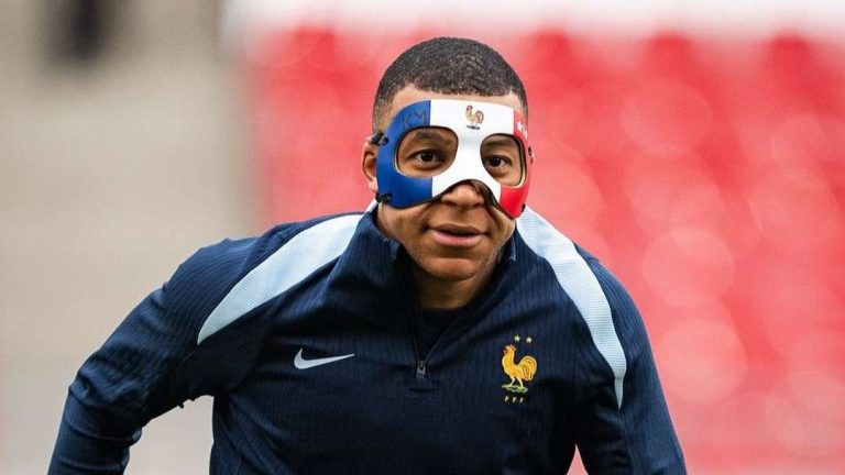 Por Que Mbappé Usa Máscara? Entenda a História Completa